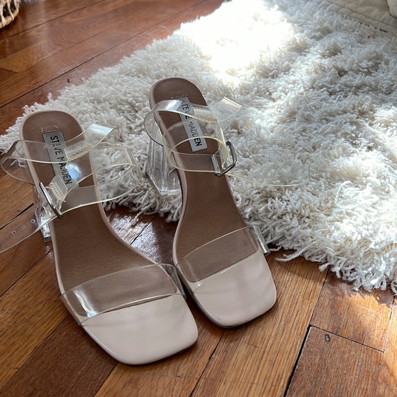 Steve Madden Shoes - • Steve Madden Heels •
